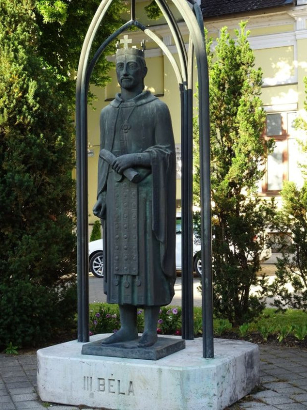 5-6-3-bela-kiraly-01